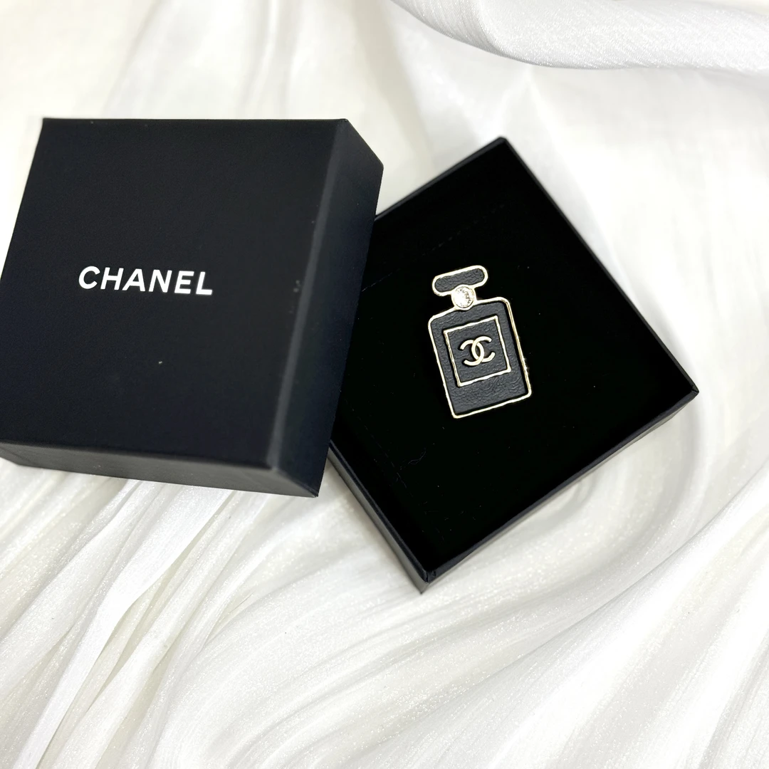 未使用 Chanel/香奈儿 香奈儿胸针/23S/黑金配色/5号香水瓶款/