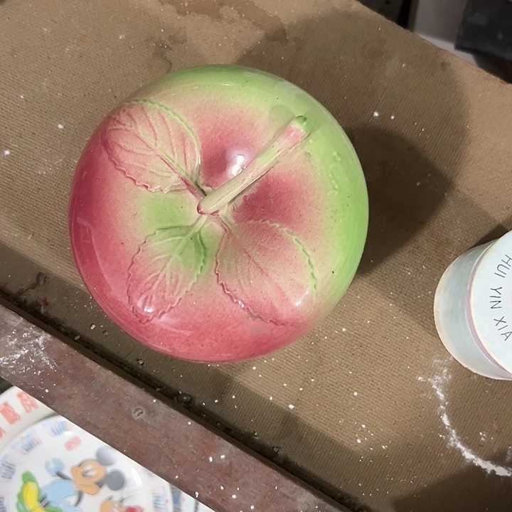 桃****瓷片陶瓷制品摆件