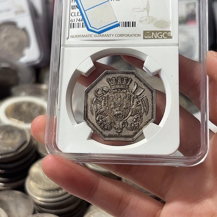 A***瞳银Ag900法国盾徽八角银代币