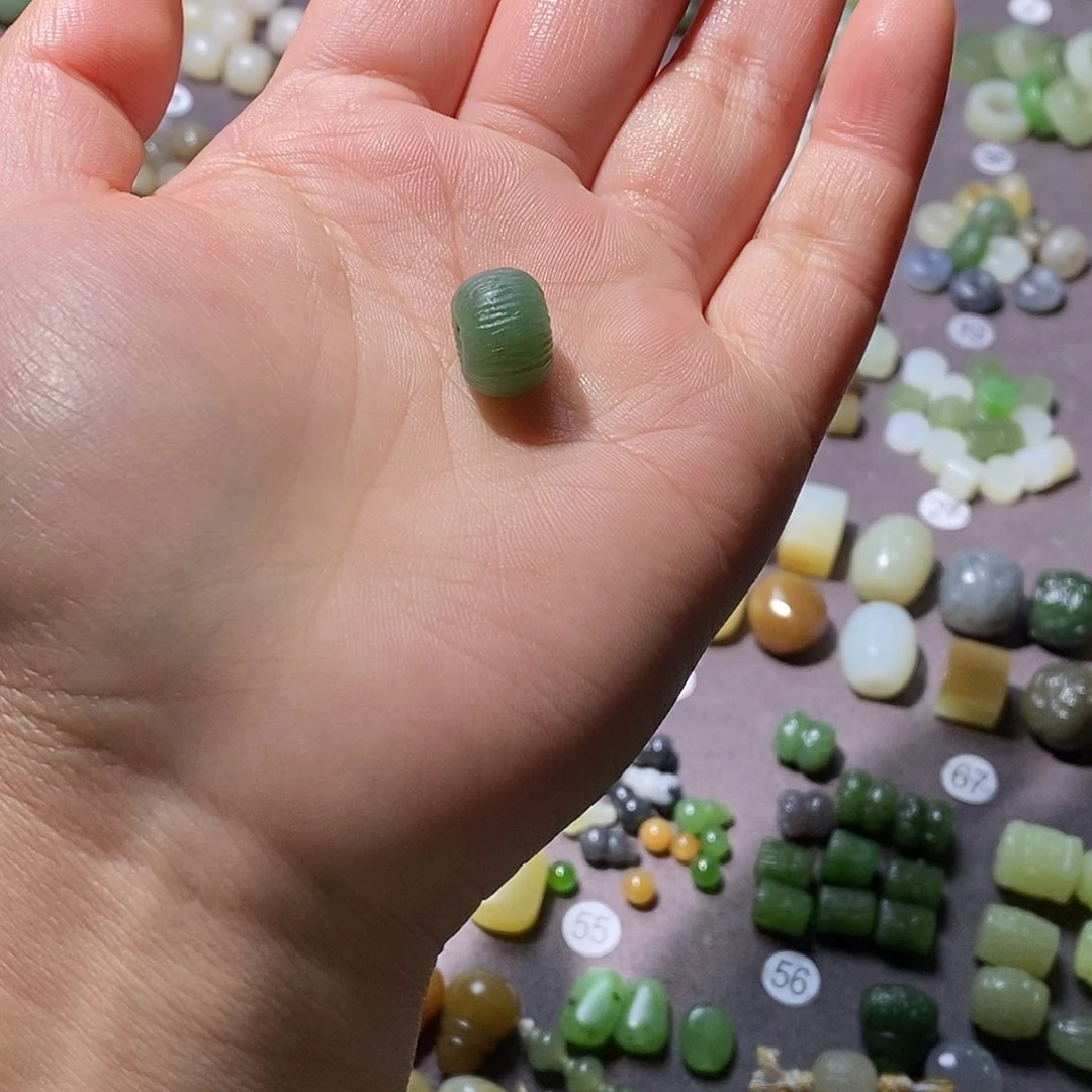 和田玉颈饰未镶嵌?****酒