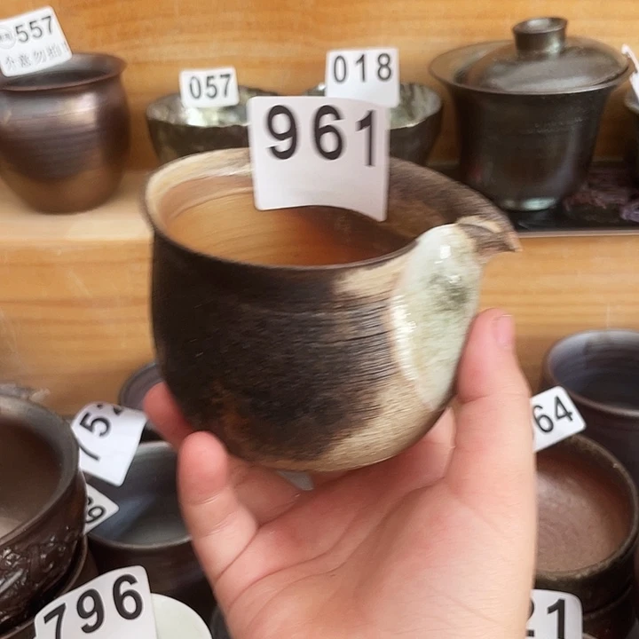 茶杯紫泥吞吞吐吐