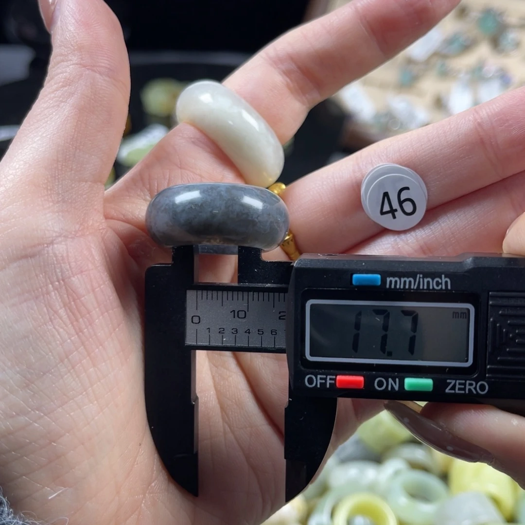 蛇纹石玉未镶嵌戒指