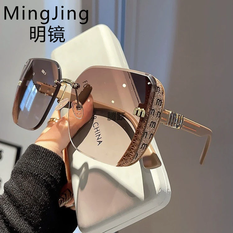 【新品1】2025新款时尚切边太阳镜半框高品质潮流简约墨镜女细闪小