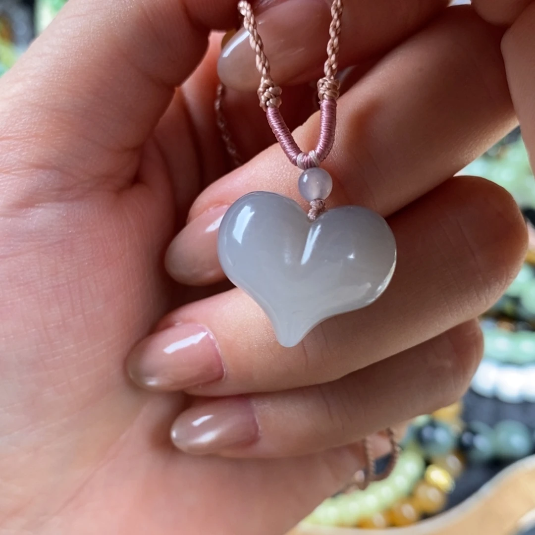 和田玉未镶嵌吊坠(不含链)藕紫屁桃吊坠