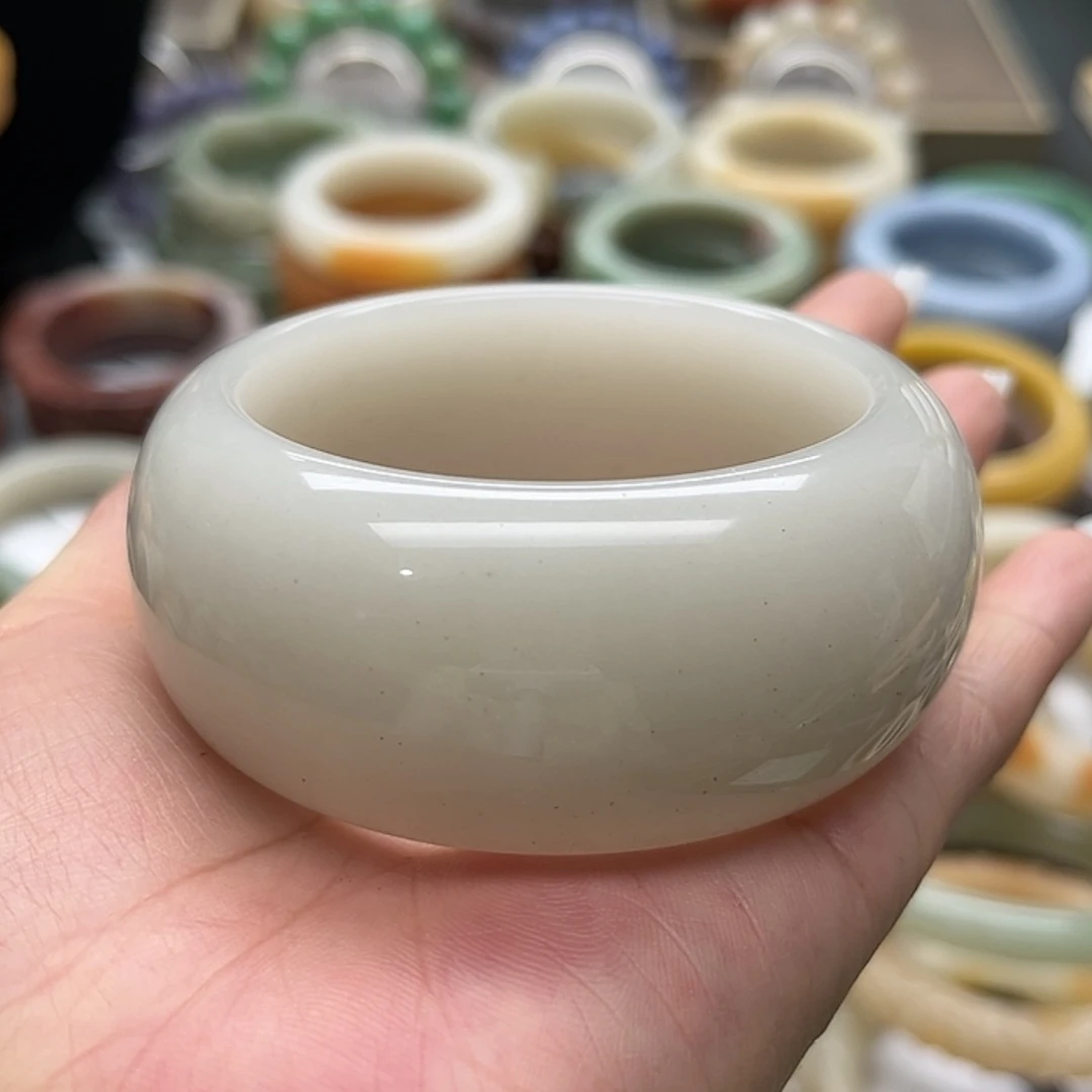 【闪购商品】石英质玉手镯未镶嵌精品大白