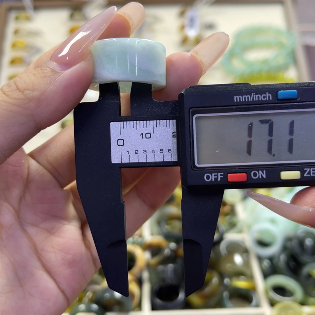 蛇纹石玉未镶嵌手镯15