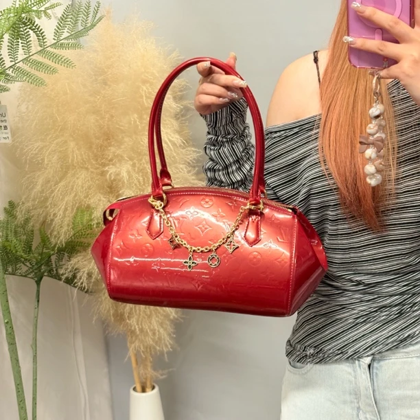 95新 LouisVuitton/路易威登 珠光红老花波士顿单肩包