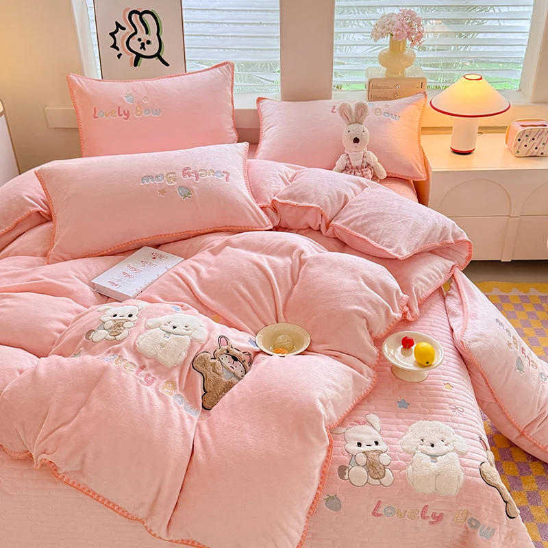 全消光牛奶绒卡通贴布绣花床盖款四件套大版卡通床盖款四件套