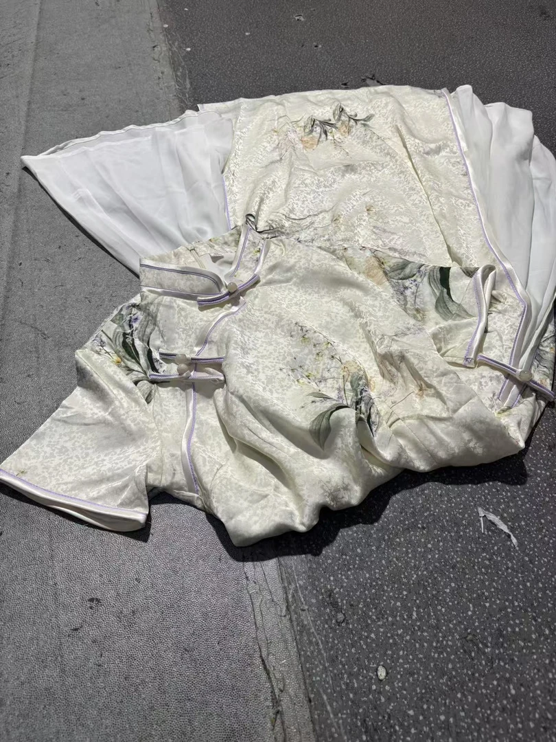 0617 米色 【薰衣草】紫包边 奥戴 旗袍