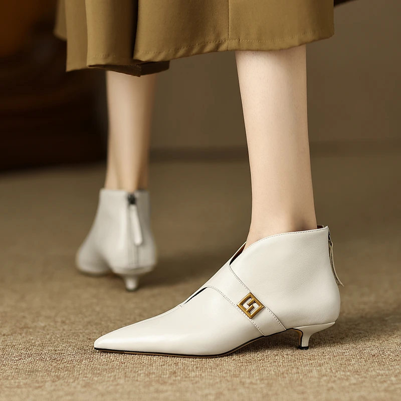 3.5CM尖头小跟短靴女白色中跟细跟猫跟适合搭裙子的靴子真皮裸靴
