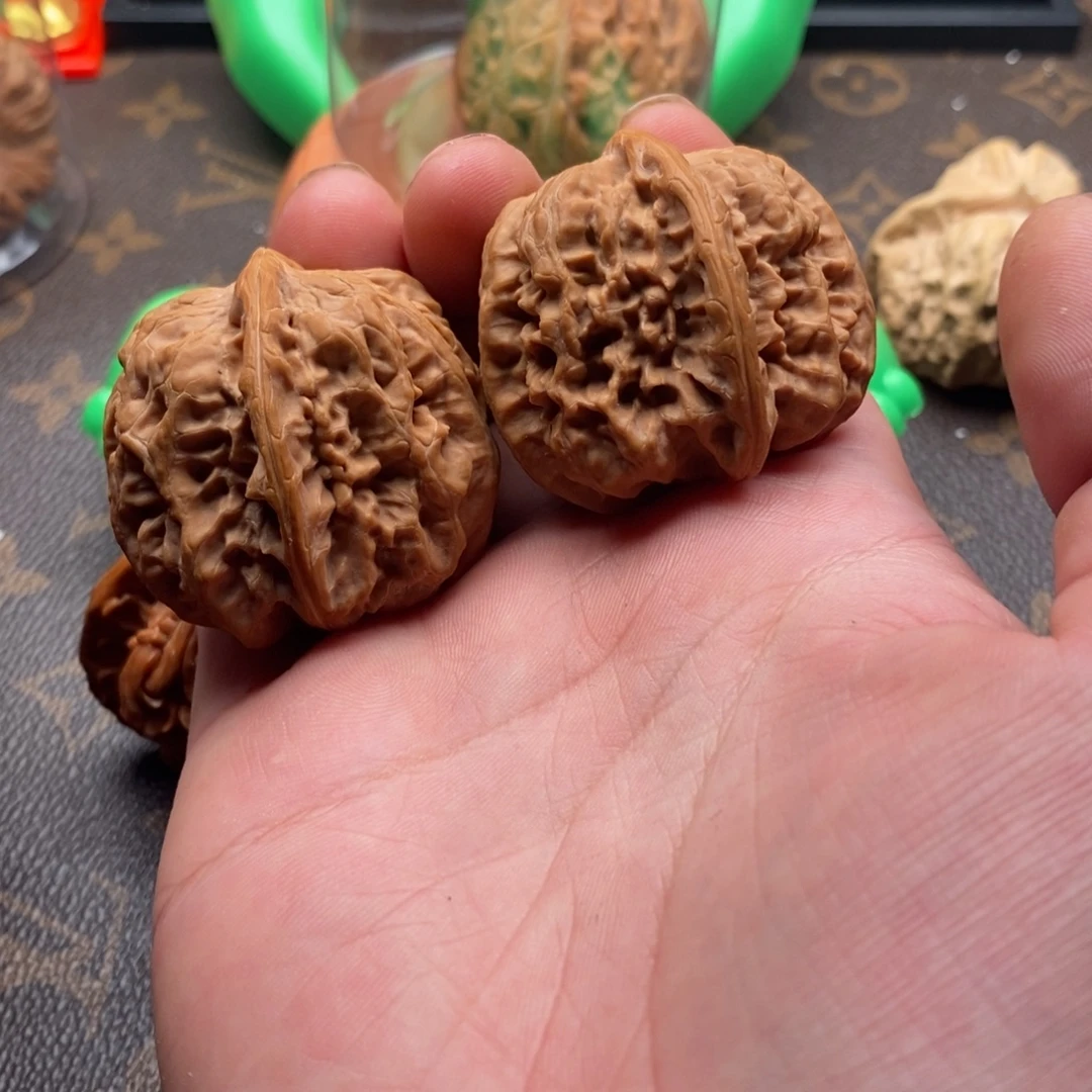 文玩核桃精品对方块