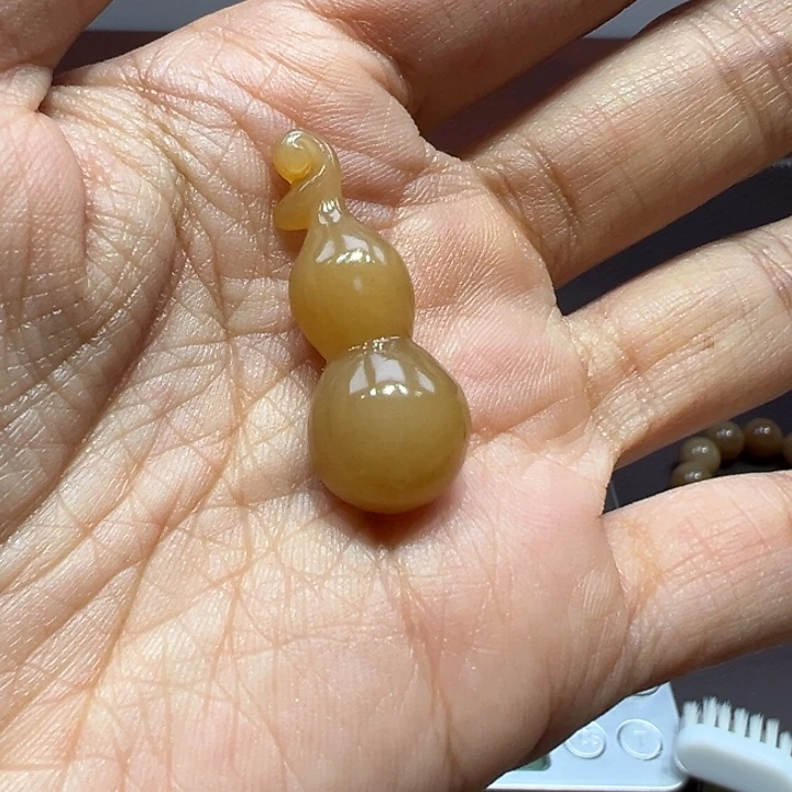 和田玉未镶嵌颈饰且末葫芦