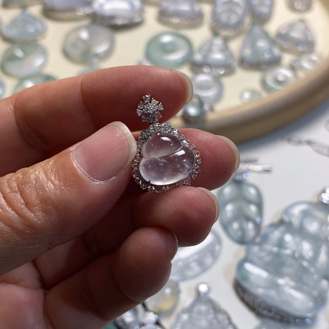 翡翠18K金镶嵌吊坠(不含链)葫芦