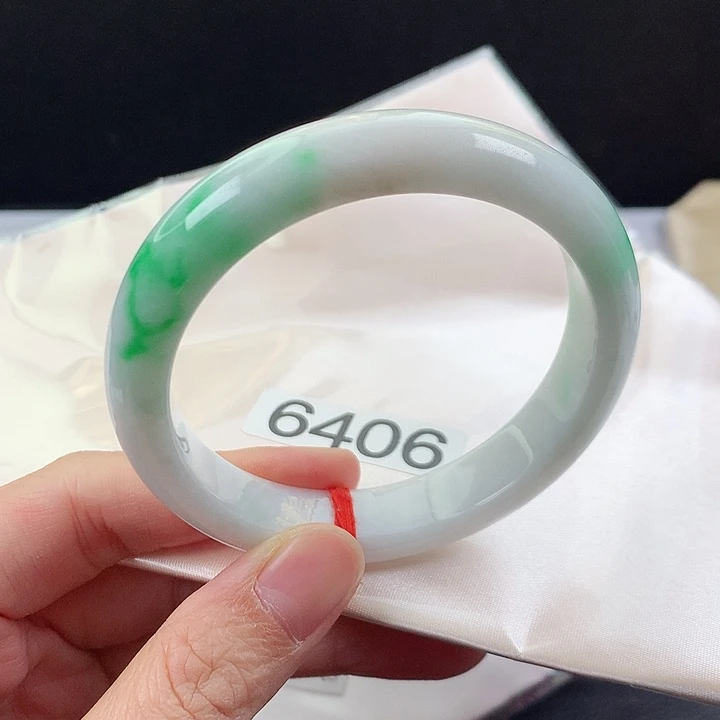 翡翠未镶嵌手镯58.8有纹