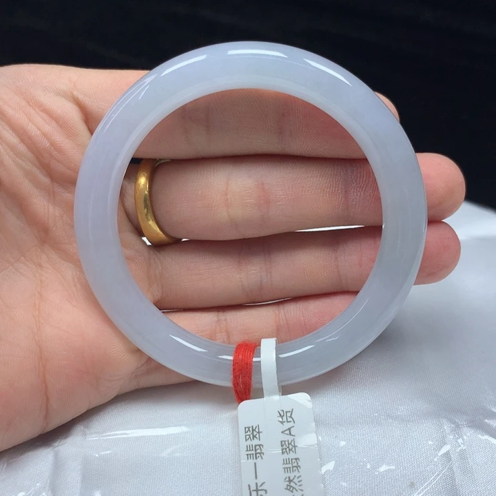 翡翠手镯（圆镯）未镶嵌52.8