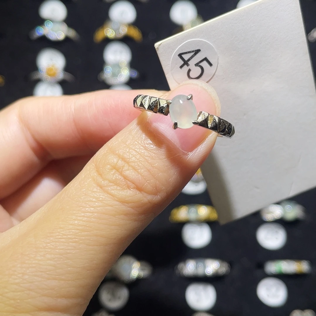 翡翠未镶嵌戒指戒指