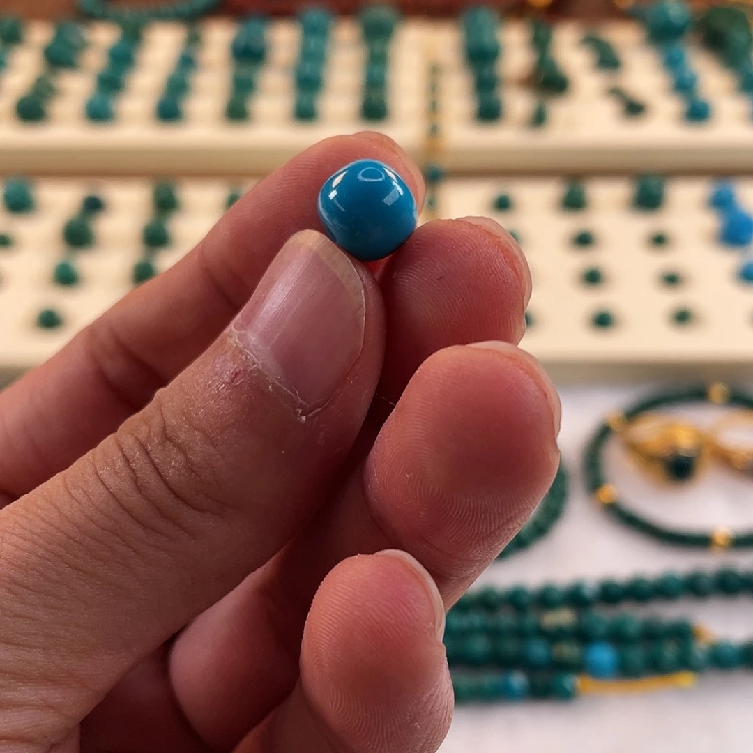 绿松石未镶嵌颈饰