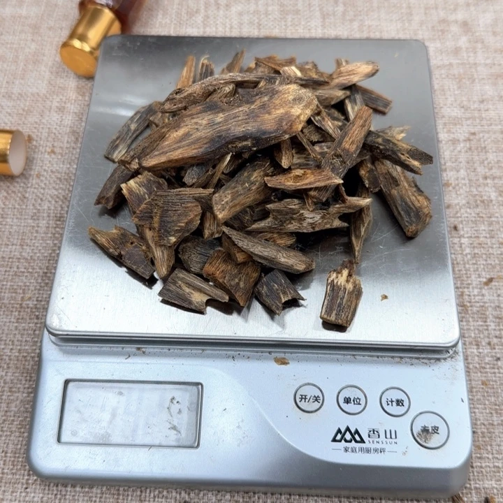 芥***末沉香沉香碎屑碎料42.5g