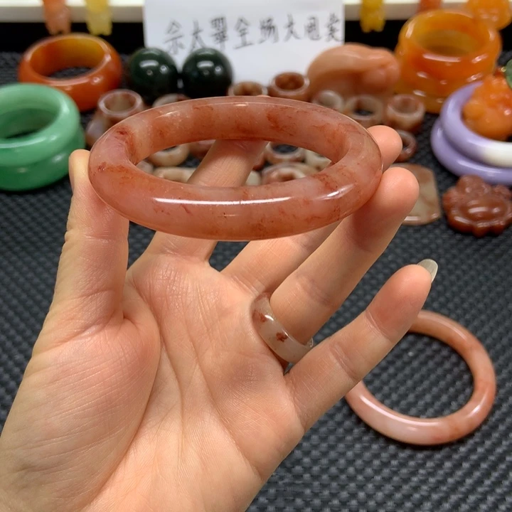 石英质玉未镶嵌手镯