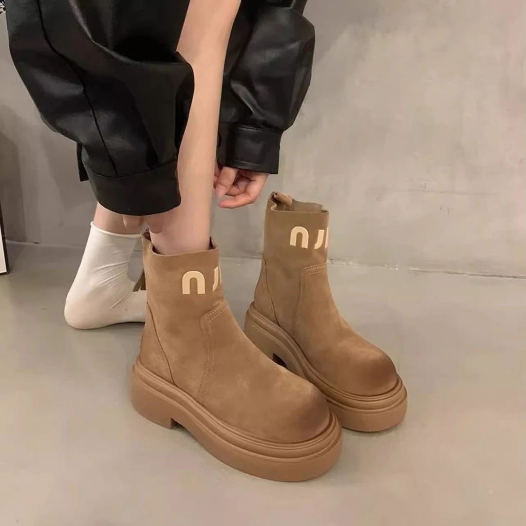 小个子棕色短靴女2025新款显腿直英伦风圆头粗跟厚底中筒马丁靴女