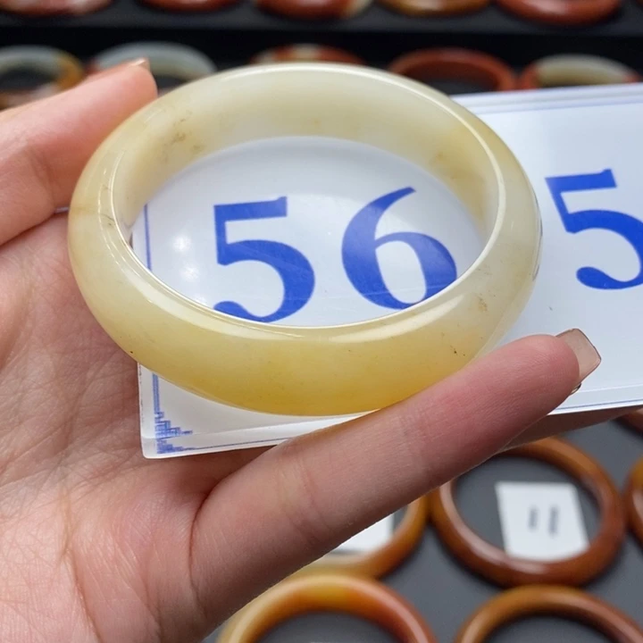 石英质玉（黄龙玉）手镯未镶嵌