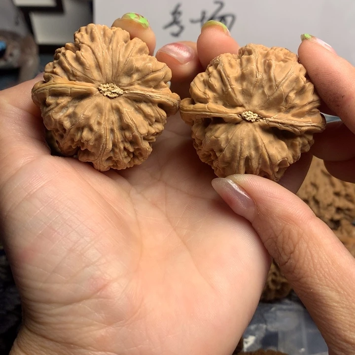 吊坠文玩核桃A***！粗筋