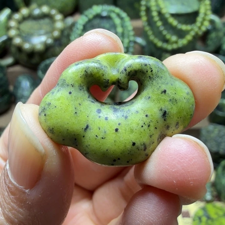 蛇纹石玉未镶嵌药王石能量养生产品