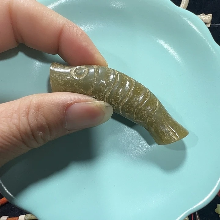 透闪石质玉未镶嵌挂件