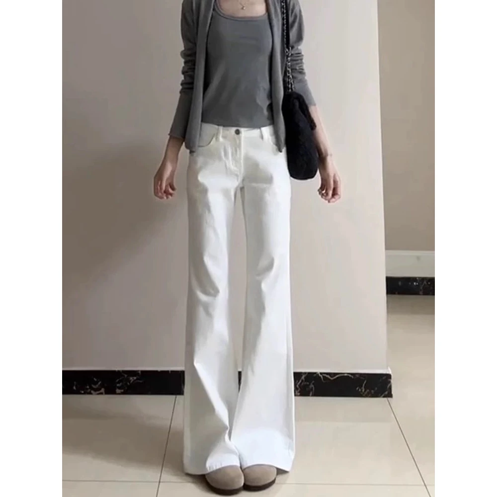 白色不贴腿微喇牛仔裤女2025春季新款高腰显瘦直筒宽松阔腿拖