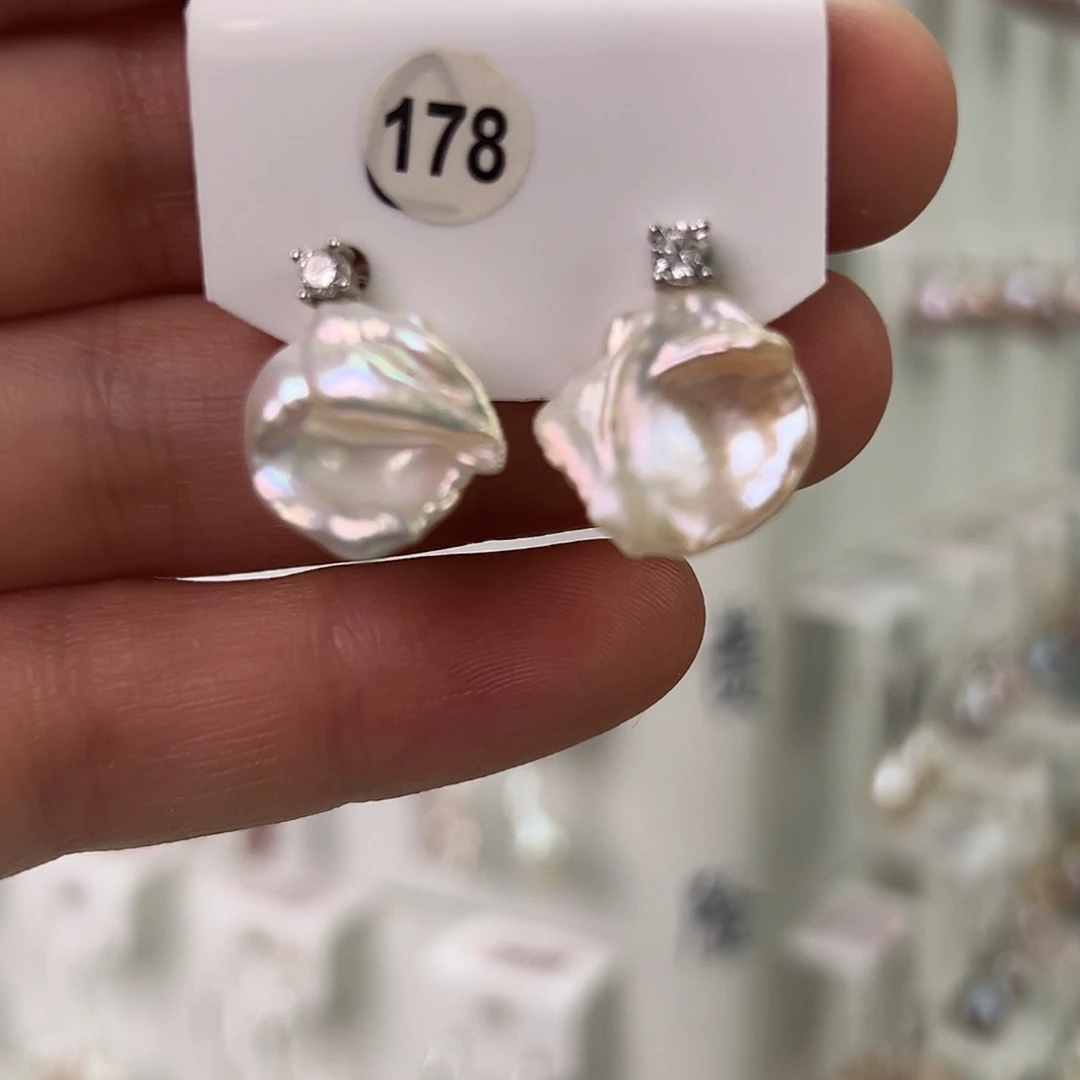 非金属巴洛克花瓣耳饰