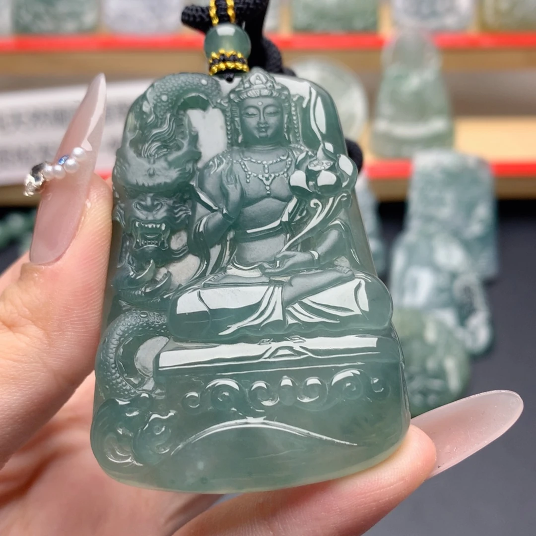 璟***球翡翠未镶嵌颈饰大势至菩萨