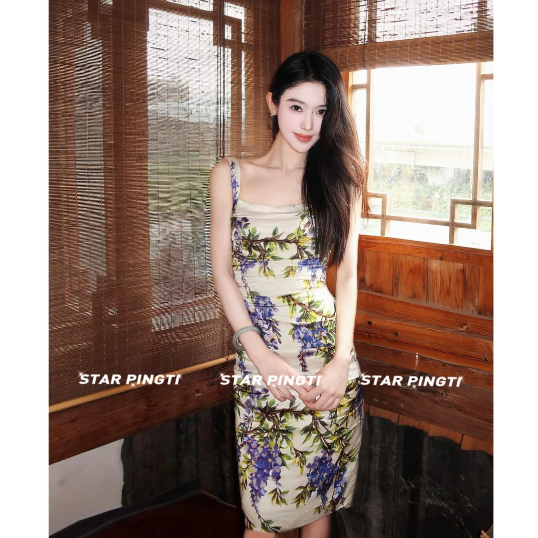 新款吊带连衣裙气质名媛高级长裙紫藤印花性感褶皱收腰秋季连衣裙