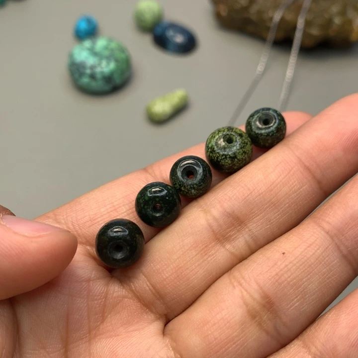 绿松石未镶嵌颈饰端*