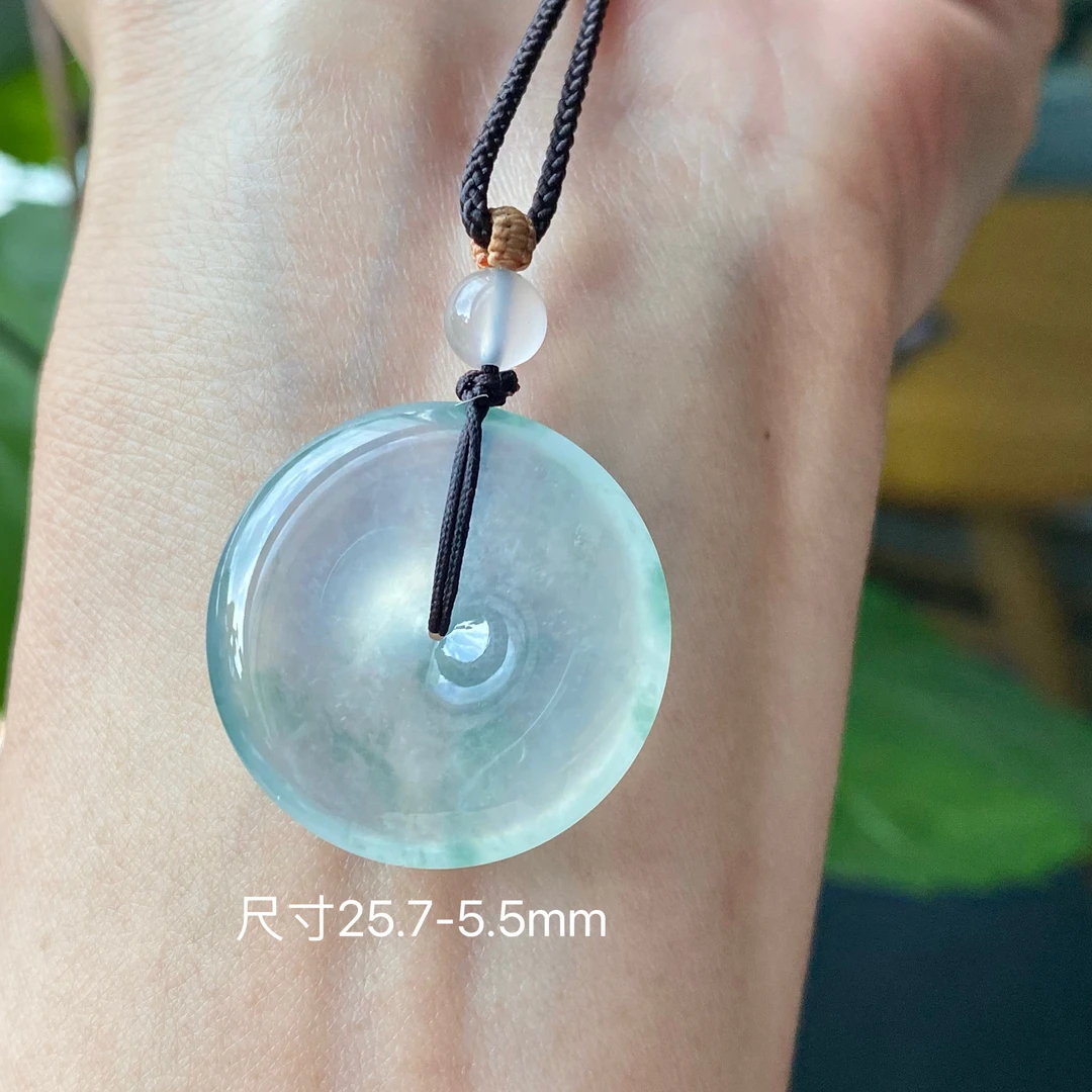 翡翠颈饰高冰种水飘花冰透起光上身透亮清爽翡翠平安扣吊坠