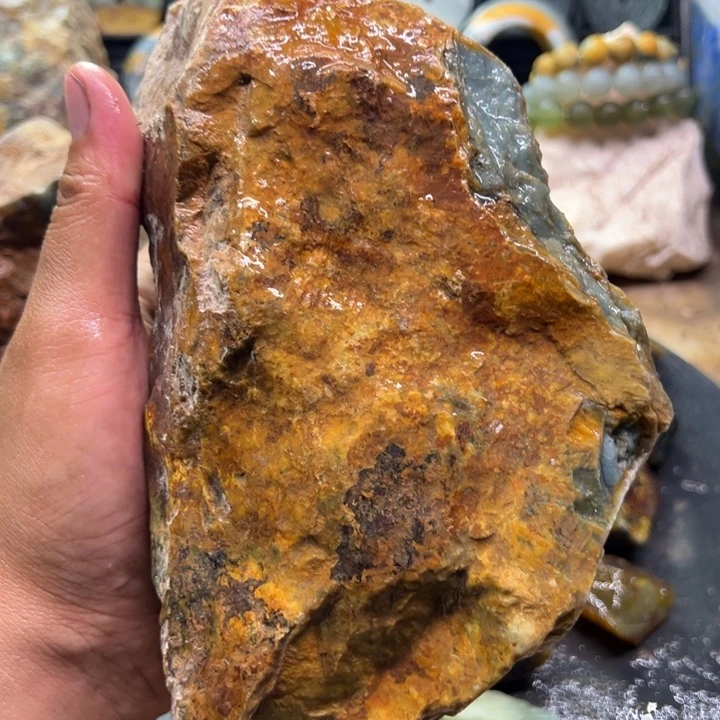 蛇纹石玉未镶嵌珠宝奇石