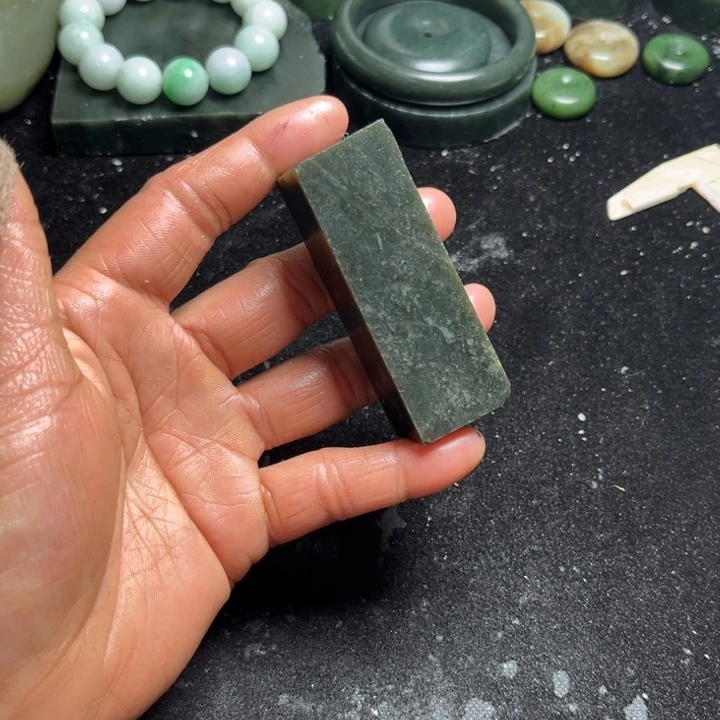 和田玉（糖玉）未镶嵌珠宝奇石