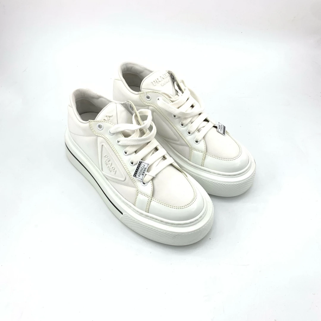 95新 Prada/普拉达 38码白色厚底运动鞋/95新/TT250224