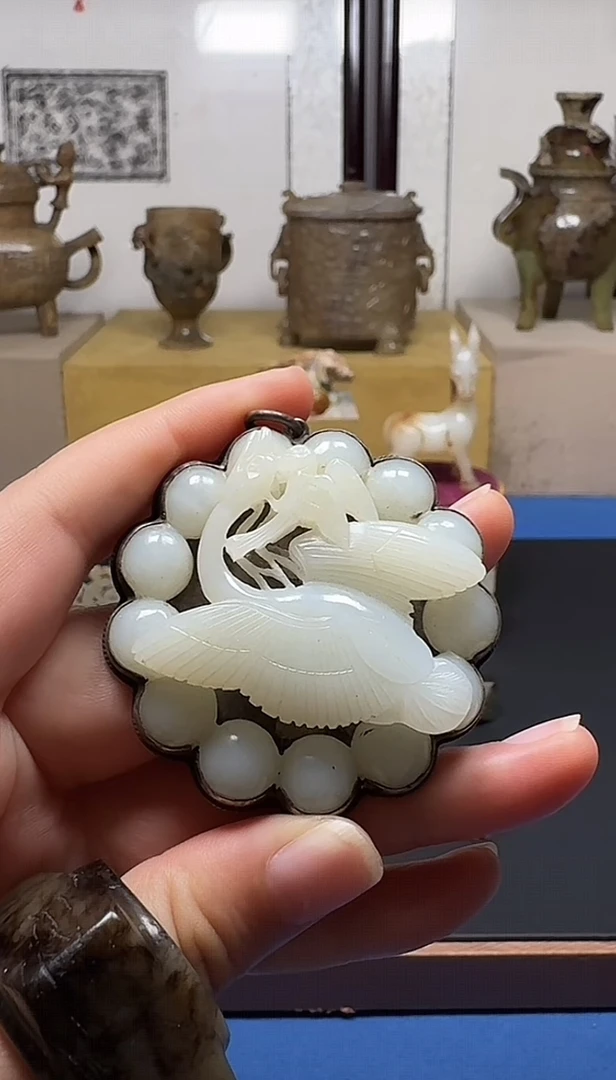 南雨玉舍 海东青啄燕玉坠