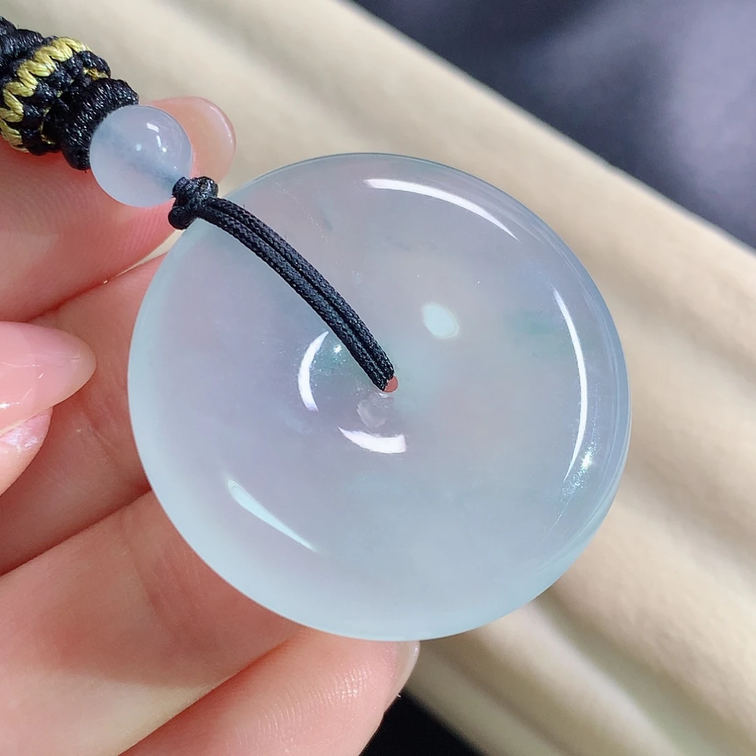 翡翠未镶嵌颈饰扣