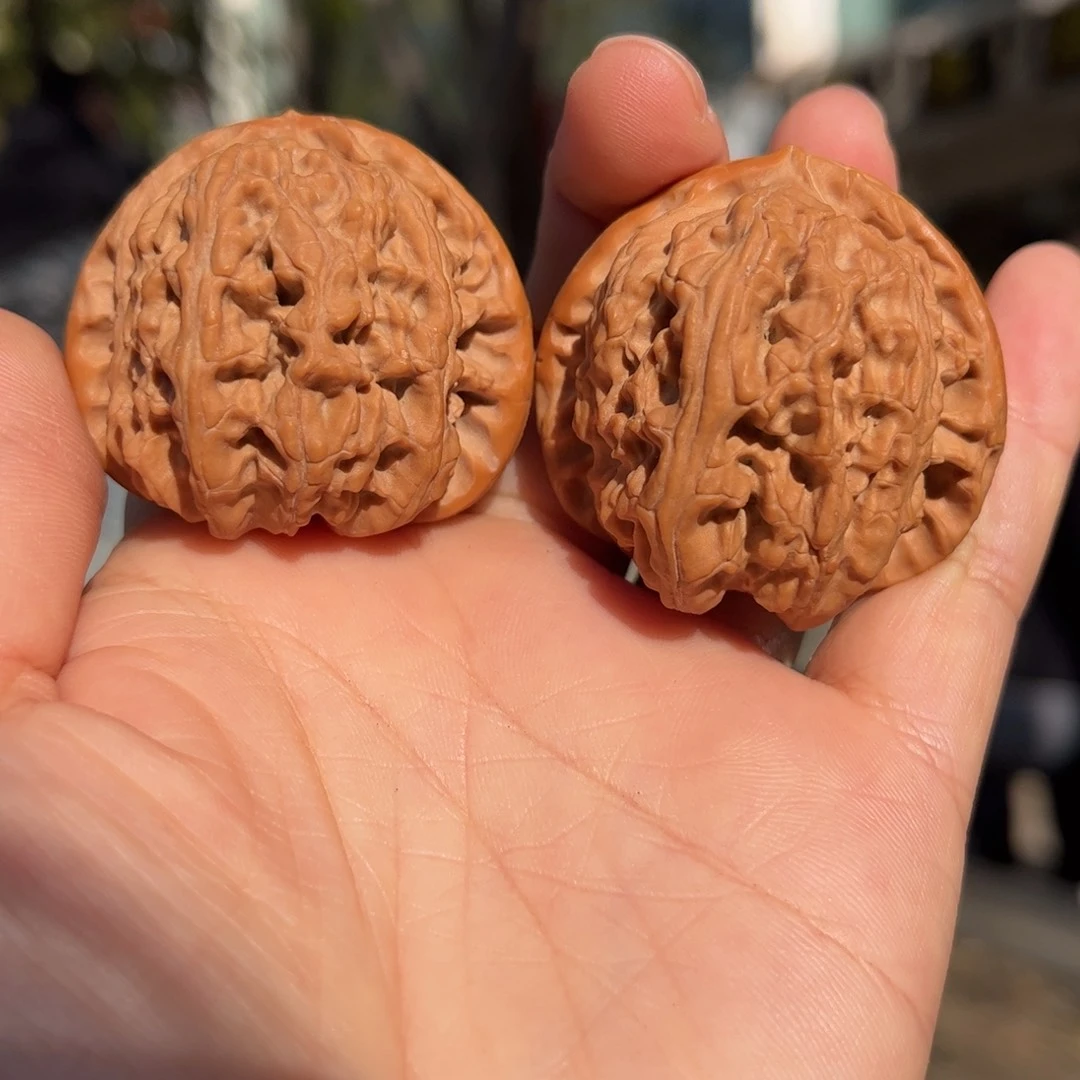 把件文玩核桃白狮子核桃