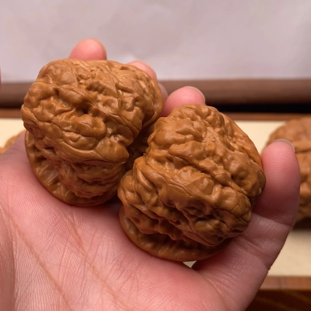【闪购商品】把件文玩核桃边40左右