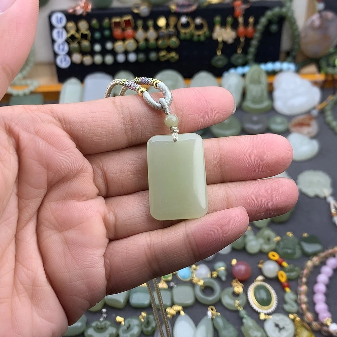 和田玉未镶嵌吊坠(不含链)