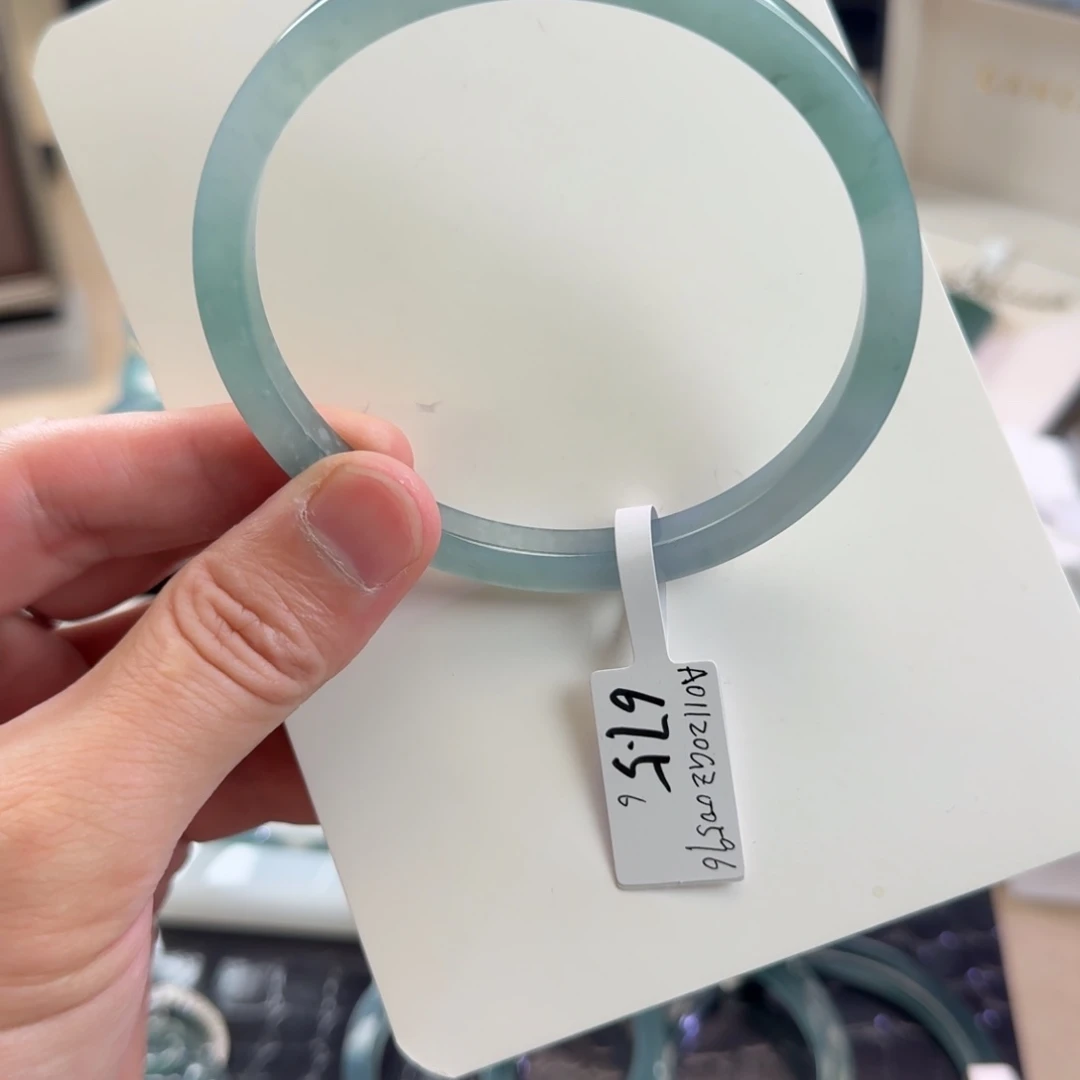 翡翠手镯未镶嵌67.56