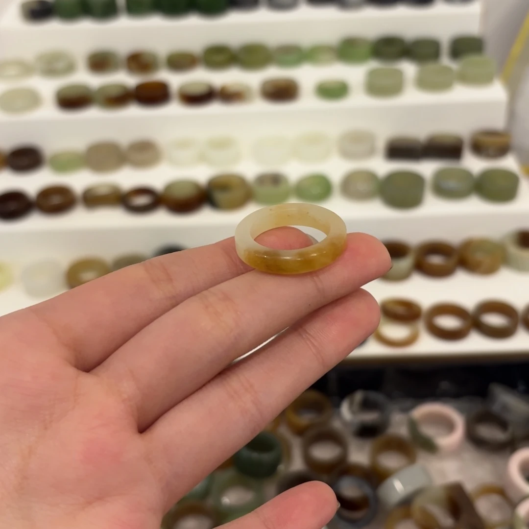 和田玉未镶嵌戒指