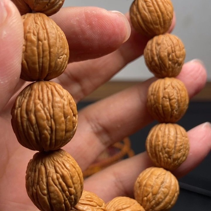 猴头核桃手串搁****了文玩手串