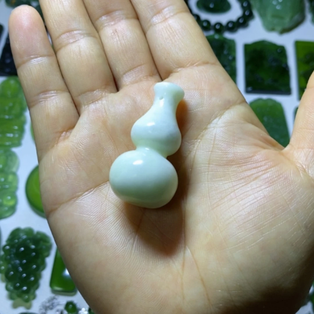 【闪购商品】未镶嵌蛇纹石玉颈饰