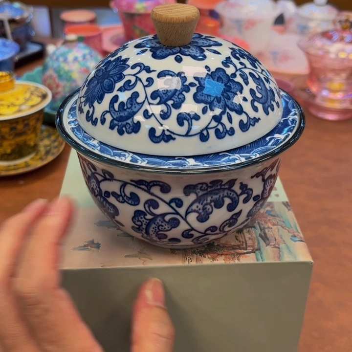 瓷片花花绿绿都不知道是