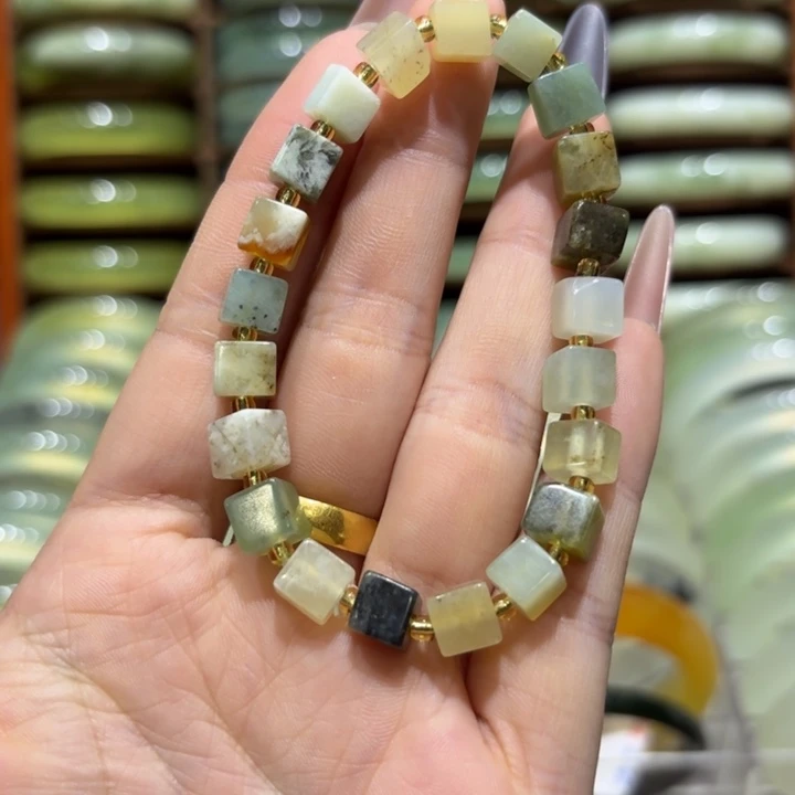 未镶嵌岫玉手镯天然