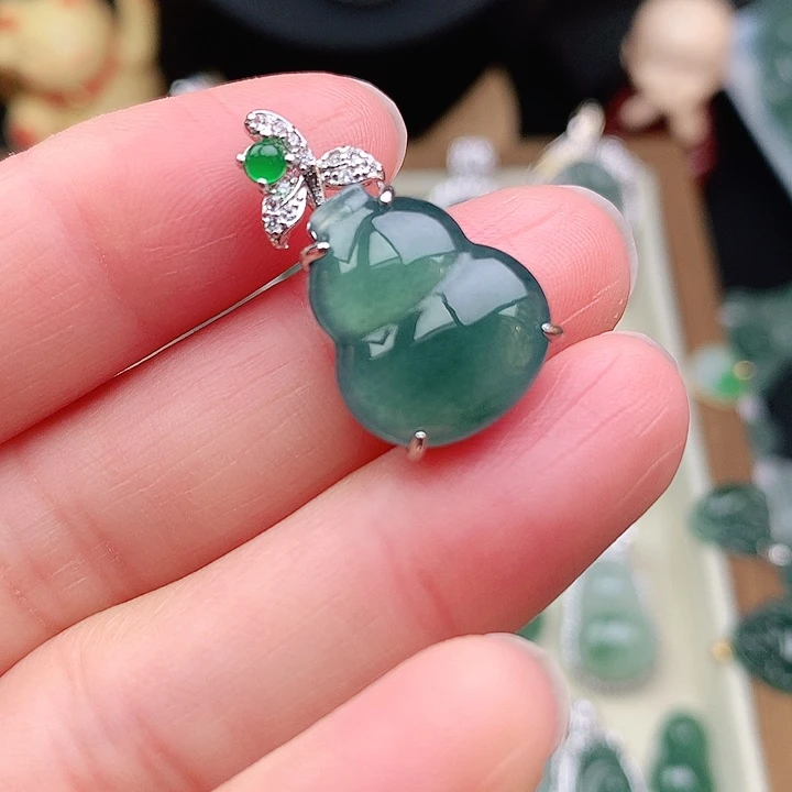 颈饰未镶嵌翡翠吊坠