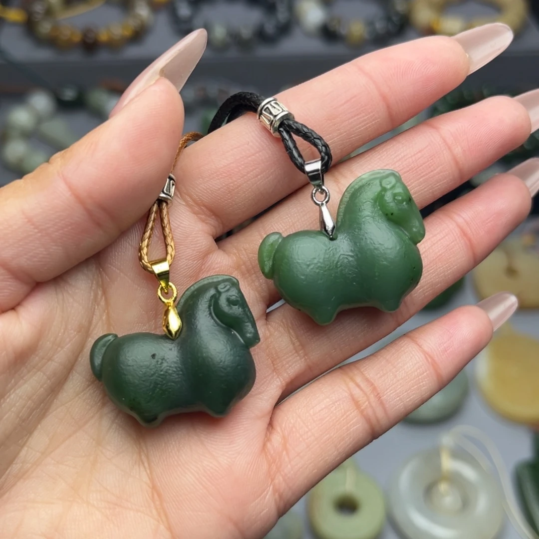 和田玉未镶嵌颈饰二选一